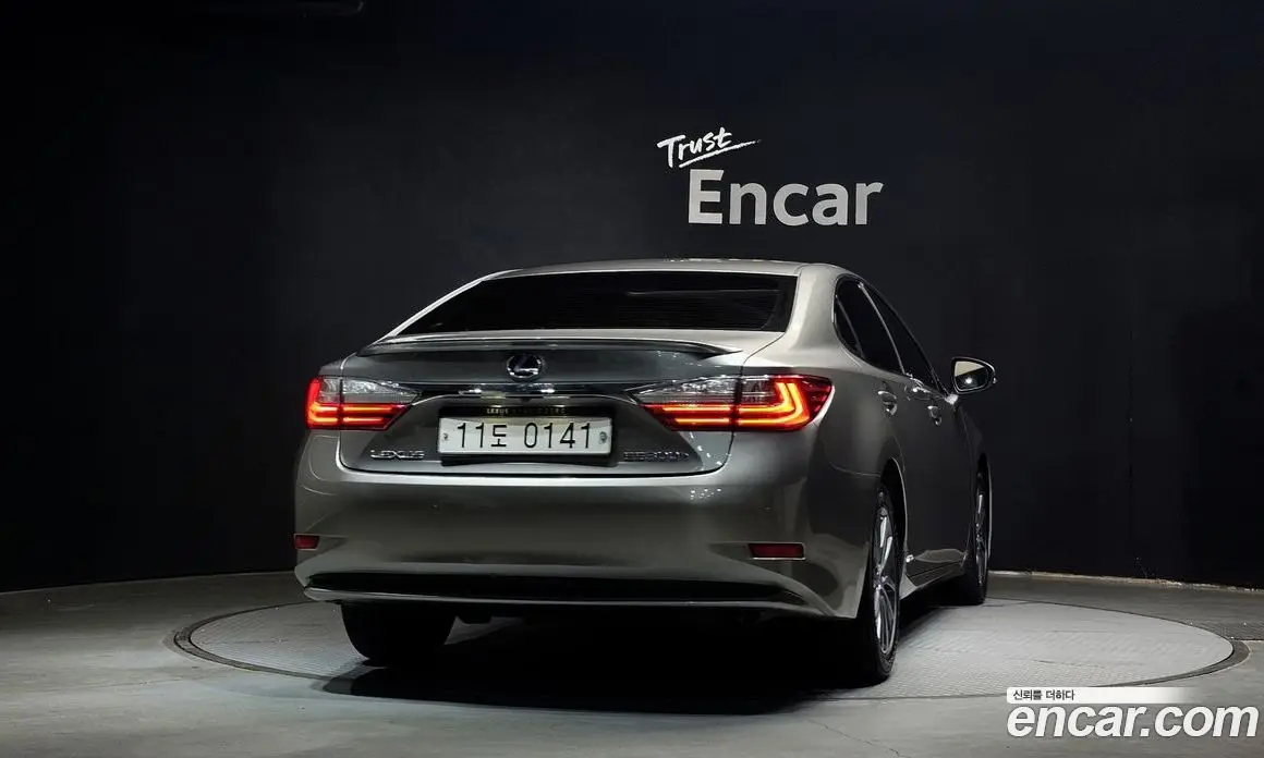 Lexus ES 2016 2.5 автомат (гидро), фото 4
