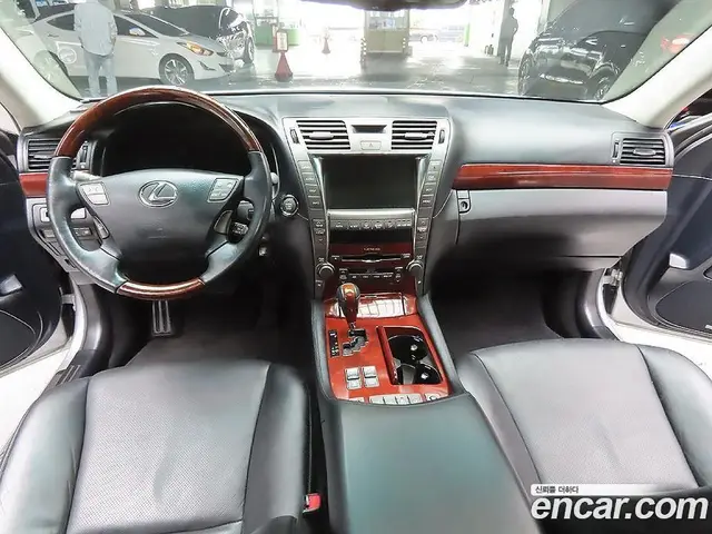 Lexus LS 2008 4.6 автомат (гидро), миниатюра 7