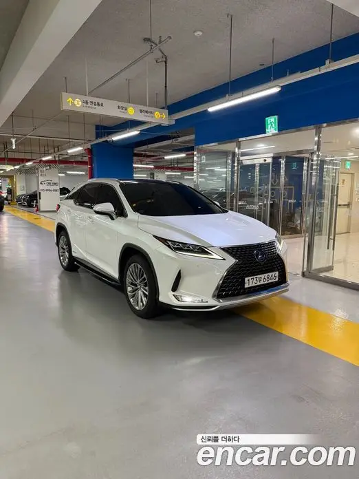 Lexus RX, 2021, 124 333 км