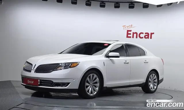 Lincoln MKS, 2016, 111 690 км