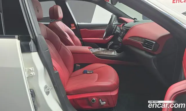 Maserati Levante 2022 2.0 автомат (гидро), миниатюра 11