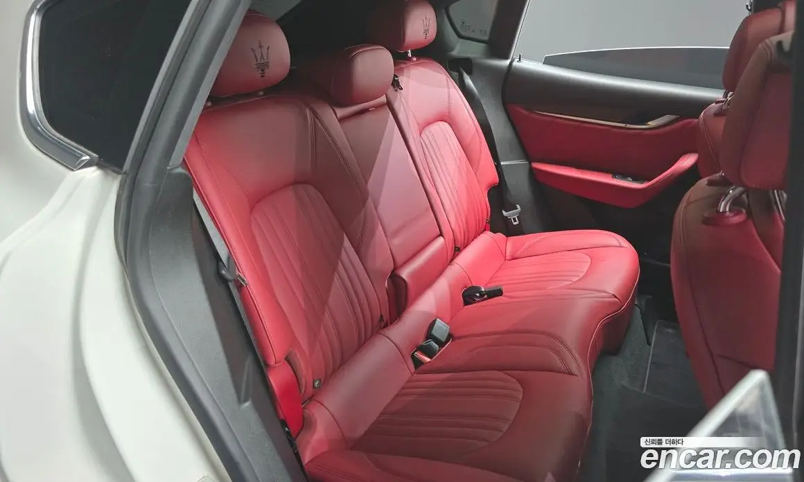 Maserati Levante 2022 2.0 автомат (гидро), фото 12