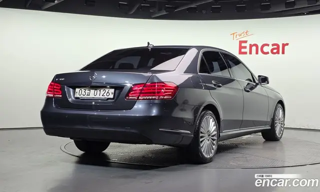 Mercedes-Benz E-Class 2016 3.5 автомат (гидро), миниатюра 2