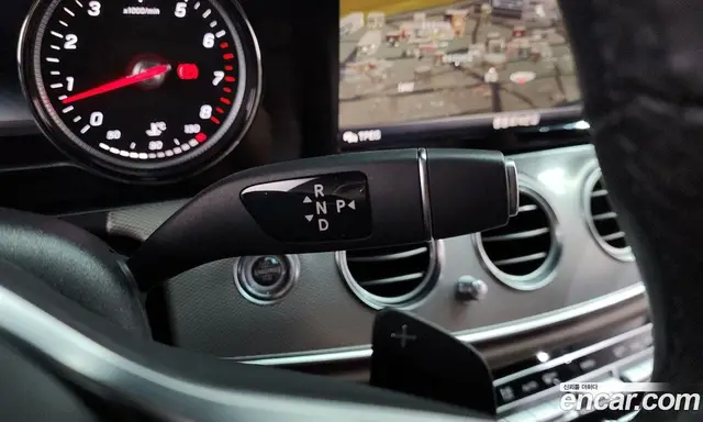 Mercedes-Benz E-Class 2018 2.0 автомат (гидро), миниатюра 12