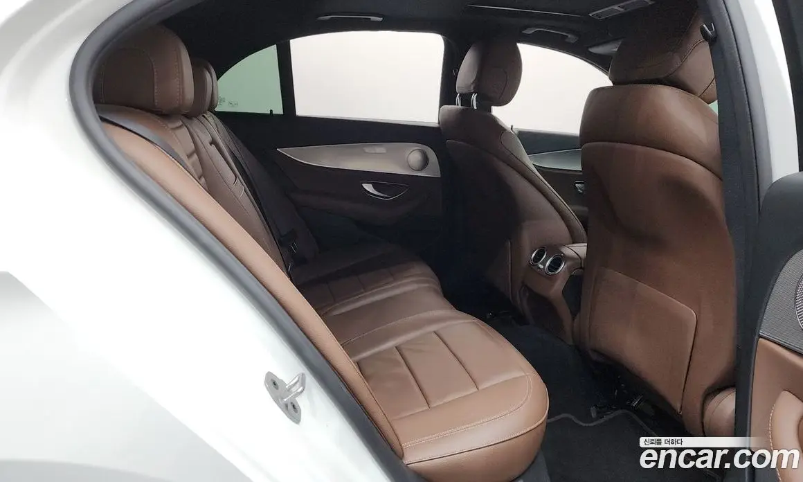 Mercedes-Benz E-Class 2018 2.0 автомат (гидро), фото 17