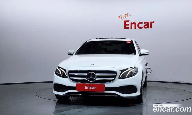 Mercedes-Benz E-Class 2018 2.0 автомат (гидро), миниатюра 3