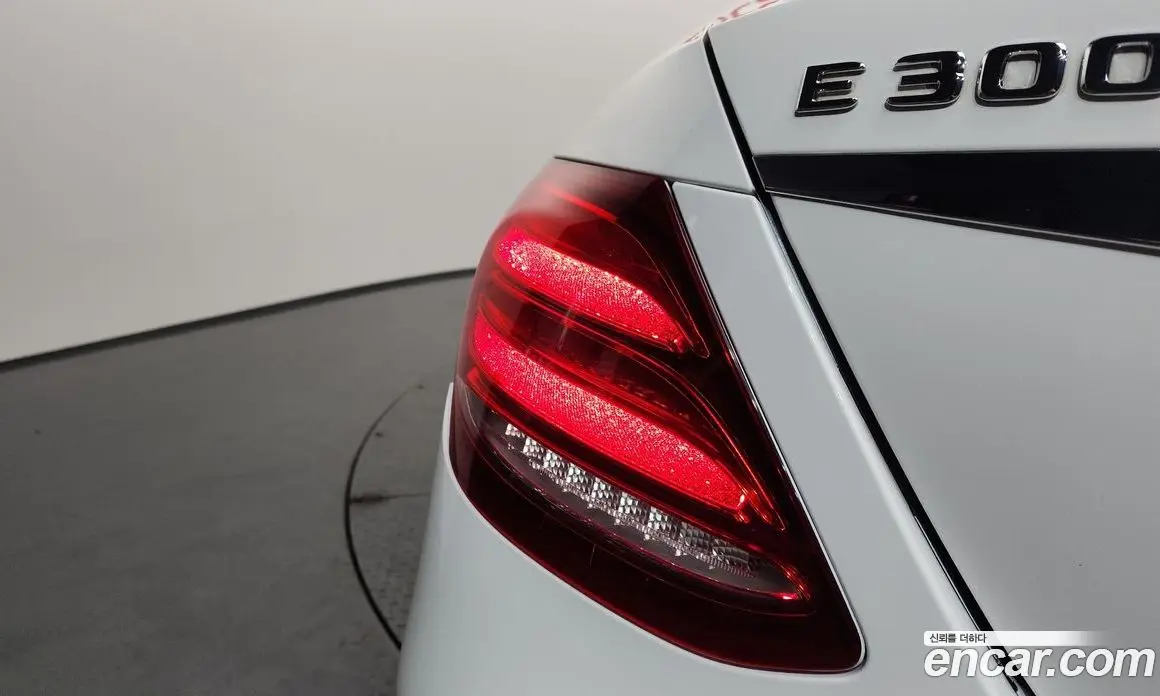 Mercedes-Benz E-Class 2018 2.0 автомат (гидро), фото 9