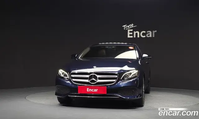 Mercedes-Benz E-Class 2019 2.0 автомат (гидро), миниатюра 3