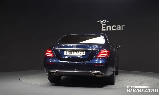 Mercedes-Benz E-Class 2019 2.0 автомат (гидро), миниатюра 4