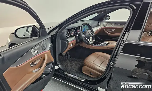 Mercedes-Benz E-Class 2019 2.0 автомат (гидро), миниатюра 12