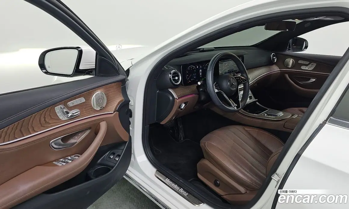 Mercedes-Benz E-Class 2023 2.0 автомат (гидро), фото 13