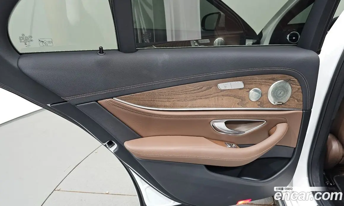 Mercedes-Benz E-Class 2023 2.0 автомат (гидро), фото 15
