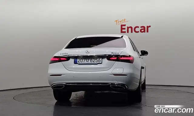 Mercedes-Benz E-Class 2023 2.0 автомат (гидро), миниатюра 4