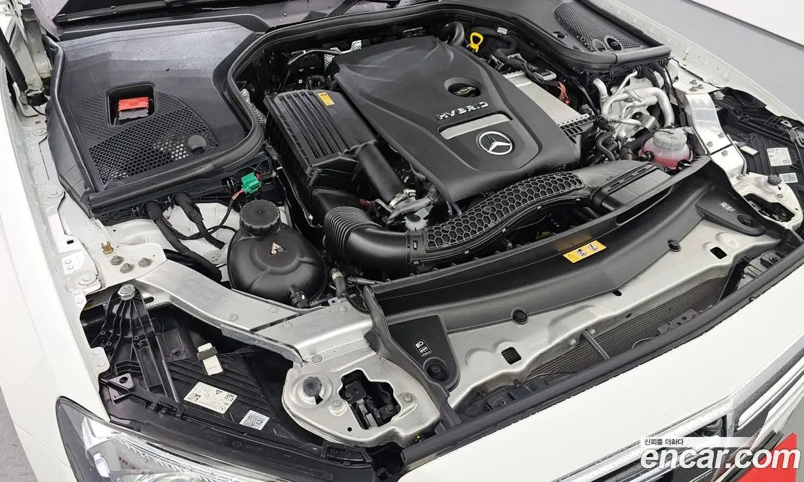 Mercedes-Benz E-Class 2023 2.0 автомат (гидро), фото 6