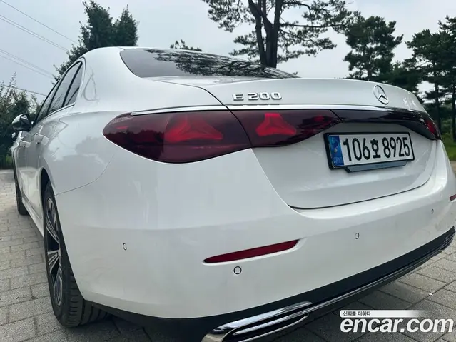 Mercedes-Benz E-Class 2024 2.0 автомат (гидро), миниатюра 2