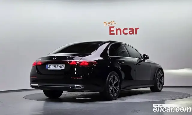 Mercedes-Benz E-Class 2024 2.0 автомат (гидро), миниатюра 2