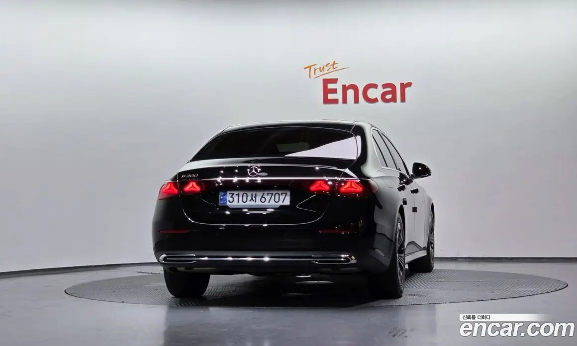 Mercedes-Benz E-Class 2024 2.0 автомат (гидро), фото 4