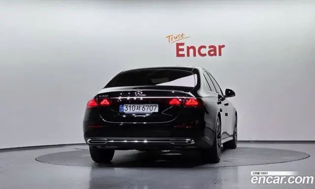 Mercedes-Benz E-Class 2024 2.0 автомат (гидро), миниатюра 4