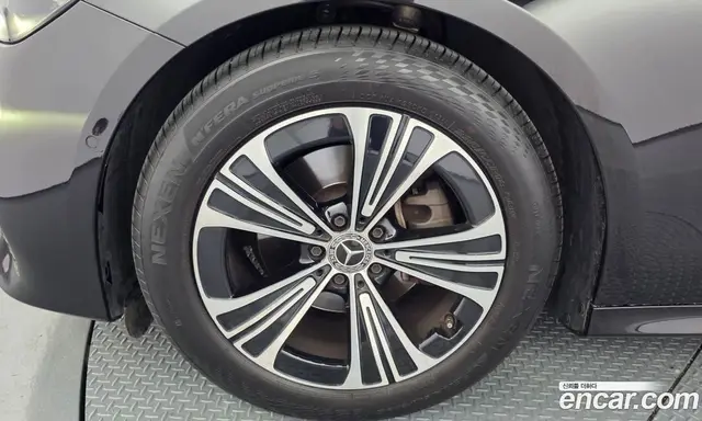 Mercedes-Benz E-Class 2024 2.0 автомат (гидро), миниатюра 5