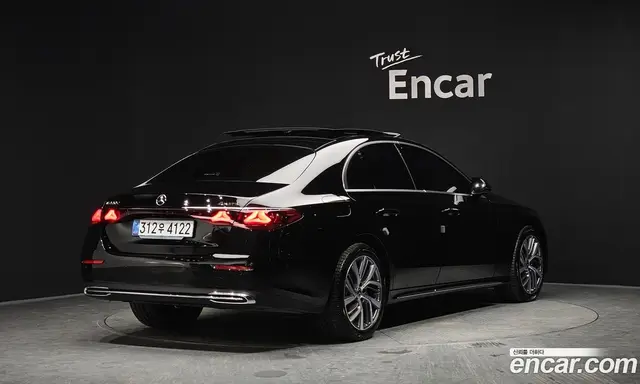 Mercedes-Benz E-Class 2025 2.0 автомат (гидро), миниатюра 2