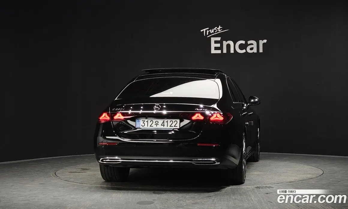 Mercedes-Benz E-Class 2025 2.0 автомат (гидро), фото 4