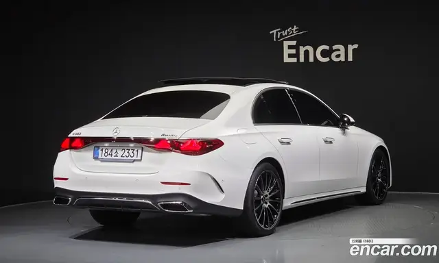 Mercedes-Benz E-Class 2026 2.0 автомат (гидро), миниатюра 2