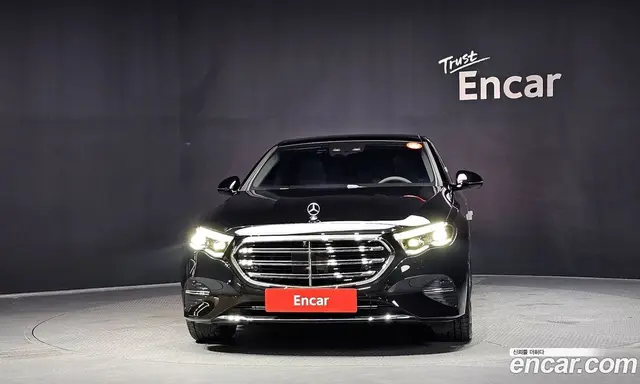 Mercedes-Benz E-Class 2026 2.0 автомат (гидро), миниатюра 3