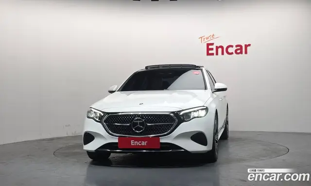 Mercedes-Benz E-Class 2026 2.0 автомат (гидро), миниатюра 3