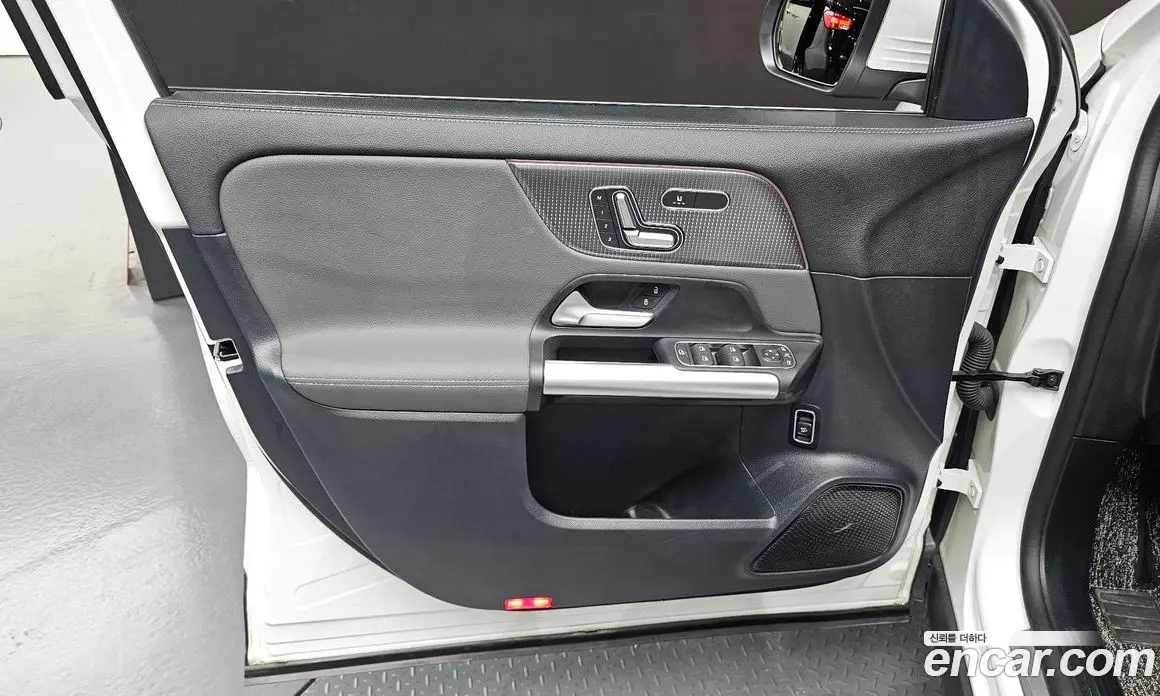 Mercedes-Benz EQA 2023 0.2 автомат (гидро), фото 13