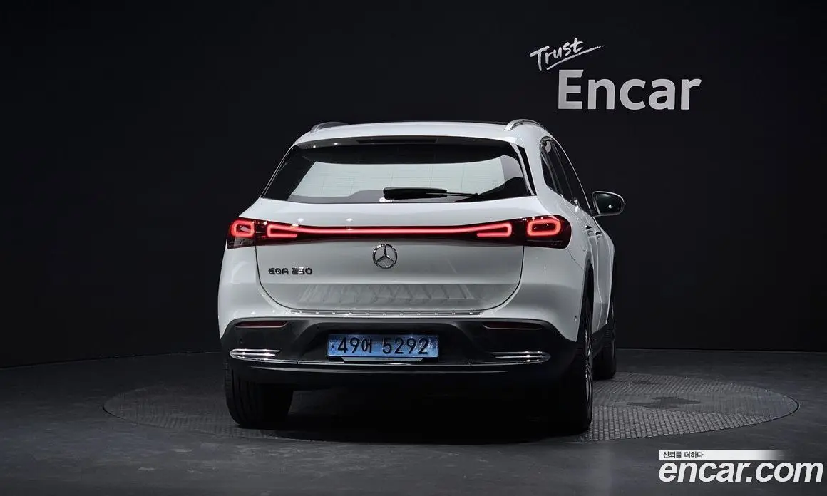 Mercedes-Benz EQA 2023 0.2 автомат (гидро), фото 3