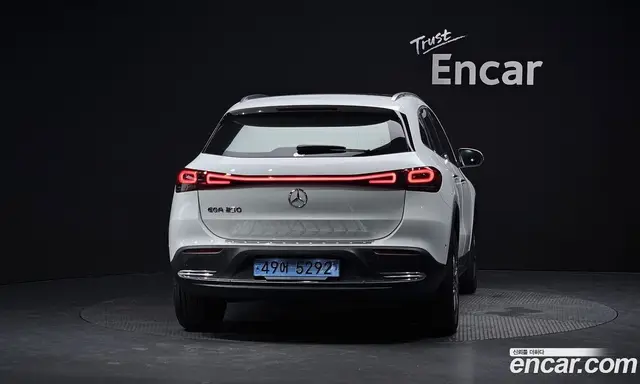 Mercedes-Benz EQA 2023 0.2 автомат (гидро), миниатюра 3