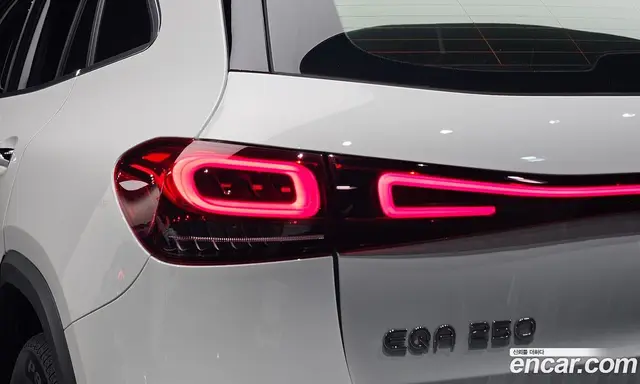 Mercedes-Benz EQA 2023 0.2 автомат (гидро), миниатюра 8