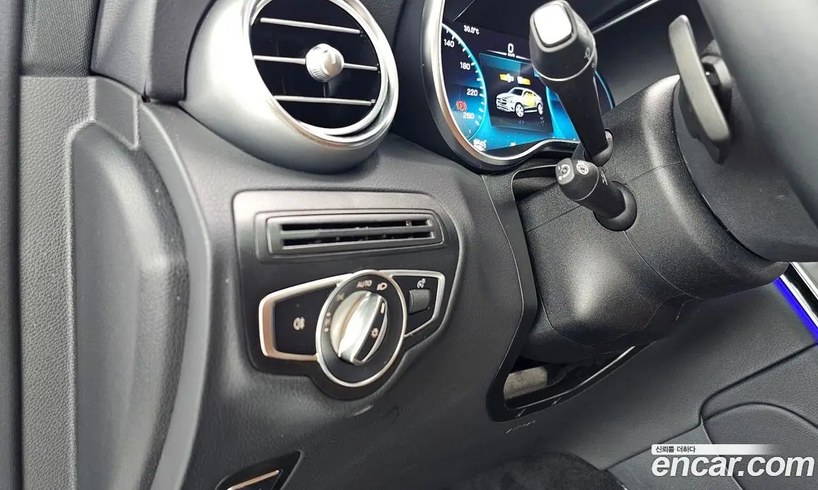 Mercedes-Benz GLC-Class 2023 2.0 автомат (гидро), фото 24