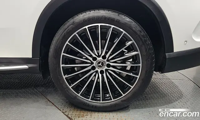 Mercedes-Benz GLC-Class 2024 2.0 автомат (гидро), миниатюра 6