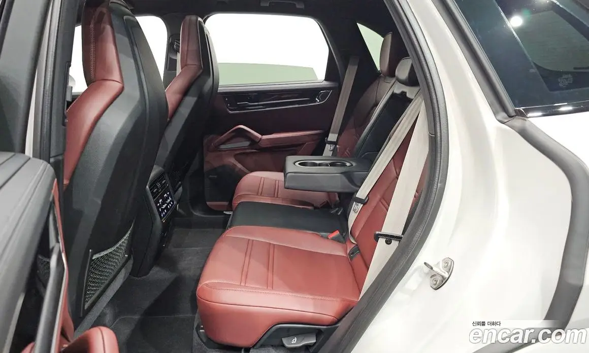 Porsche Cayenne 2024 3.0 автомат (гидро), фото 16