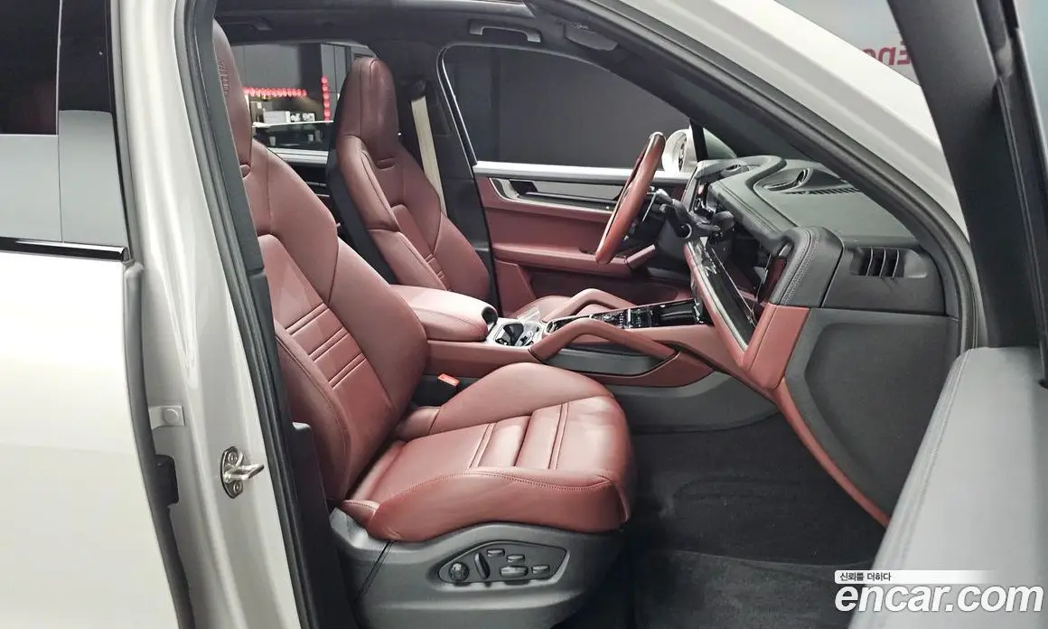 Porsche Cayenne 2024 3.0 автомат (гидро), фото 18