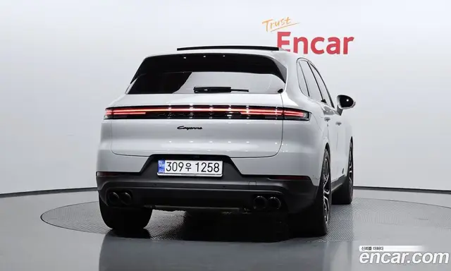 Porsche Cayenne 2024 3.0 автомат (гидро), миниатюра 4