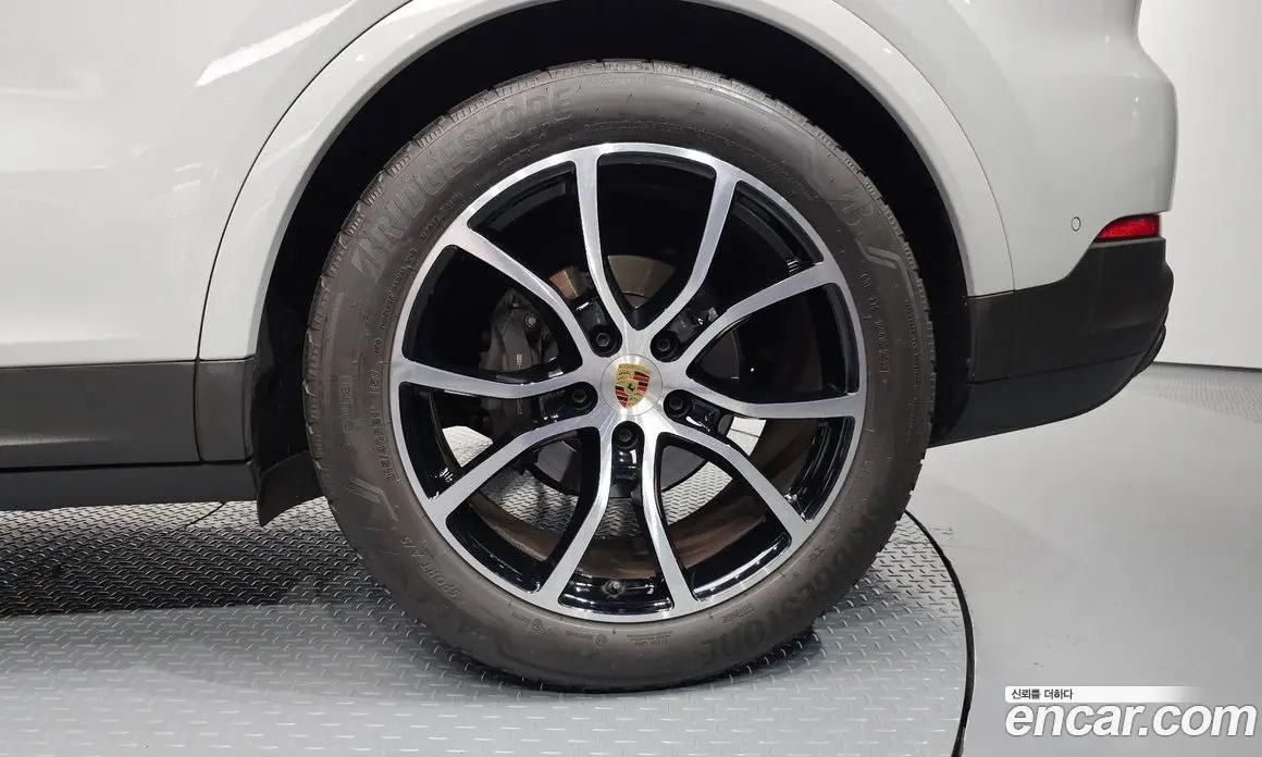 Porsche Cayenne 2024 3.0 автомат (гидро), фото 7