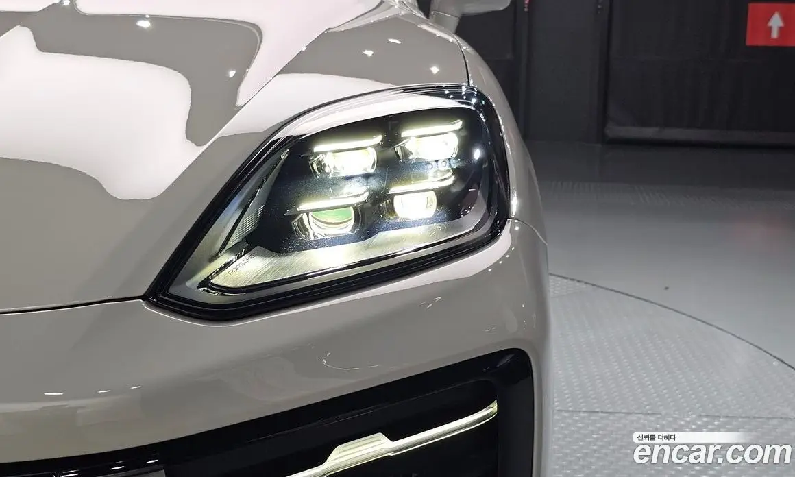 Porsche Cayenne 2024 3.0 автомат (гидро), фото 8