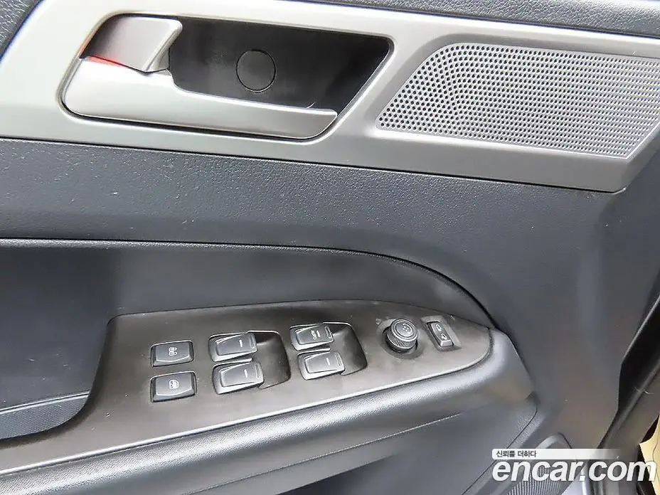 SsangYong Rexton 2018 2.2 автомат (гидро), фото 14