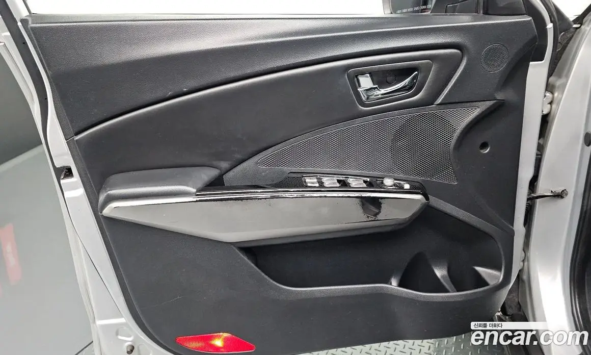 SsangYong TIBOLI 2015 1.6 автомат (гидро), фото 13