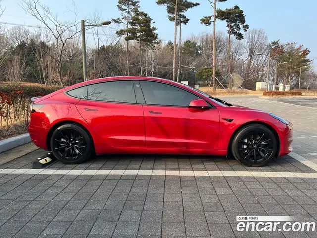 Tesla Model 3 2022 автомат (гидро), миниатюра 3