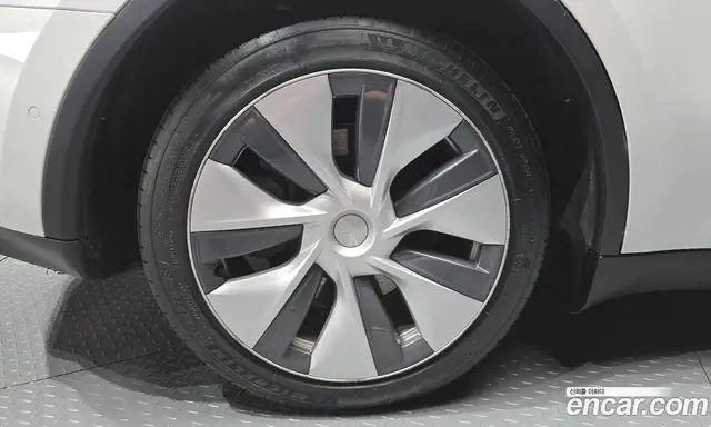 Tesla Model Y 2021 0.2 автомат (гидро), миниатюра 5