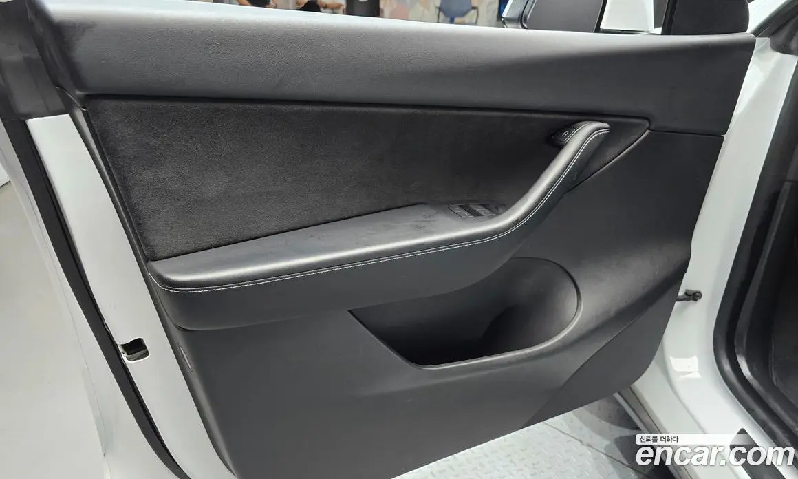 Tesla Model Y 2022 0.2 автомат (гидро), фото 14