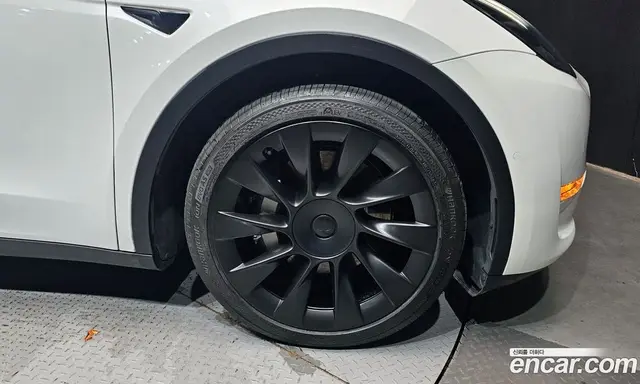 Tesla Model Y 2022 0.2 автомат (гидро), миниатюра 7