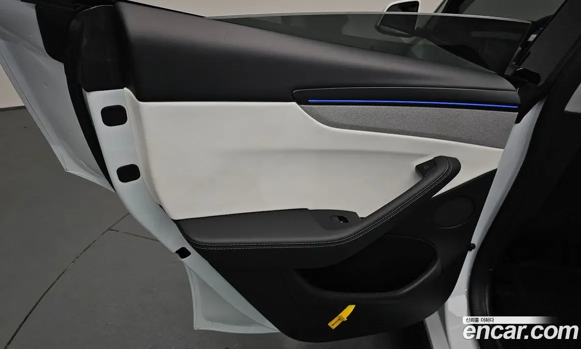 Tesla Model Y 2025 0.2 автомат (гидро), фото 14
