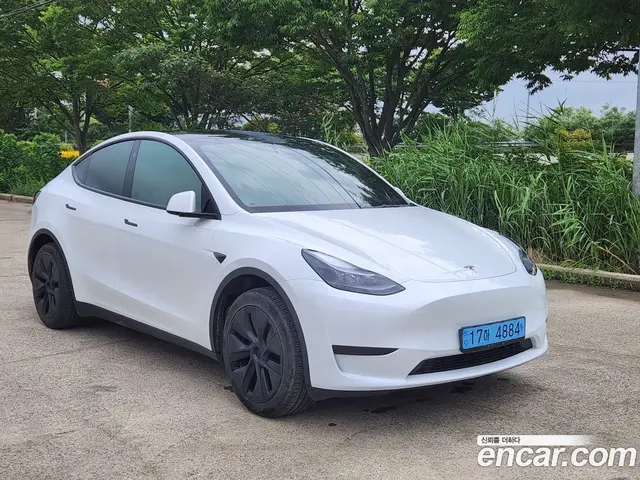 Tesla Model Y 2025 автомат (гидро), миниатюра 2