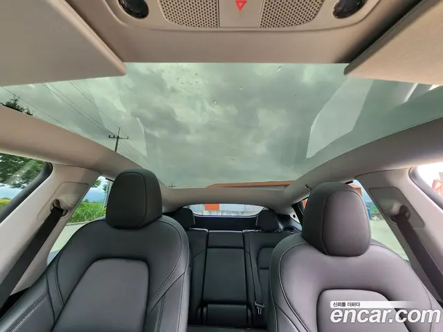 Tesla Model Y 2025 автомат (гидро), миниатюра 12