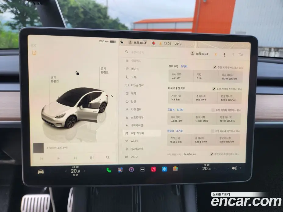 Tesla Model Y 2025 автомат (гидро), фото 16