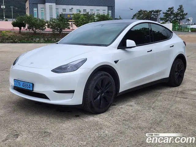 Tesla Model Y 2025 автомат (гидро), миниатюра 3
